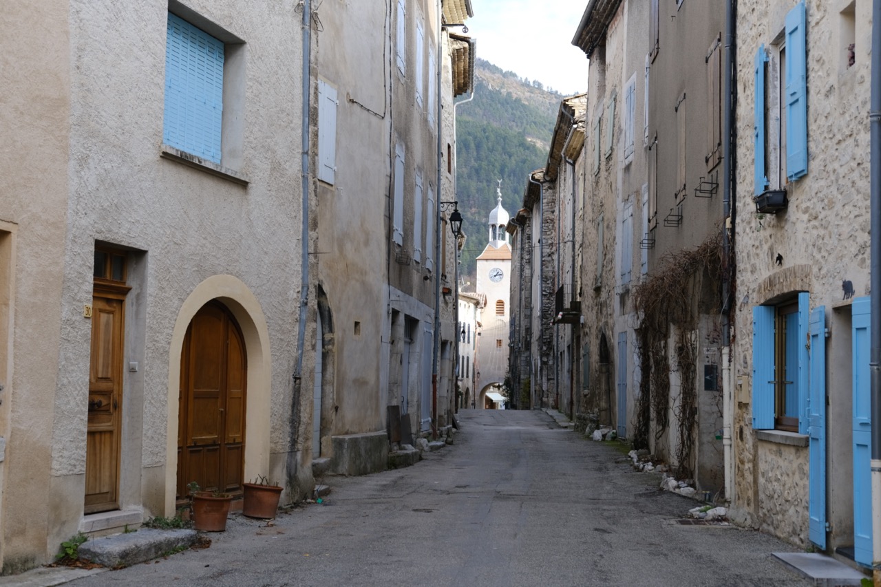 Dans les rues d'un des plus beaux villages de France à Châtillon-en-Diois, Drôme
