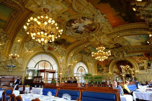 Les plafonds du Train Bleu le plus beau restaurant de Paris