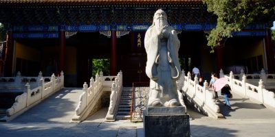 La statue de Confucius au temple qui porte son nom