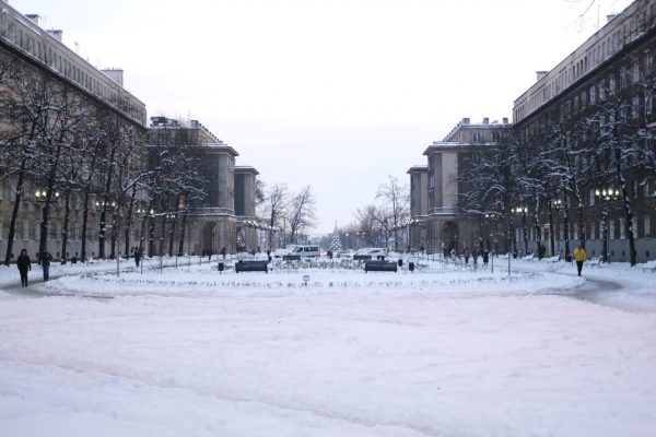 Le quartier de Nova Huta sous la neige en décembre