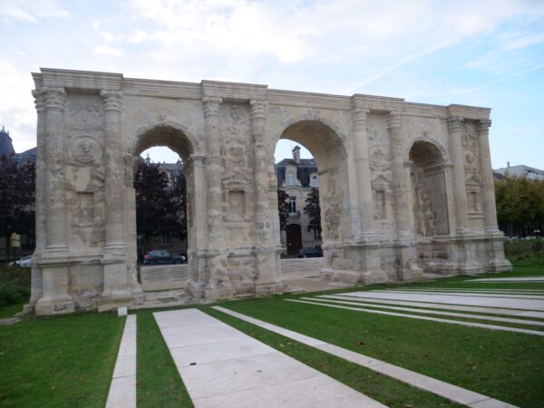 La porte de Mars, l'une des choses à voir à Reims