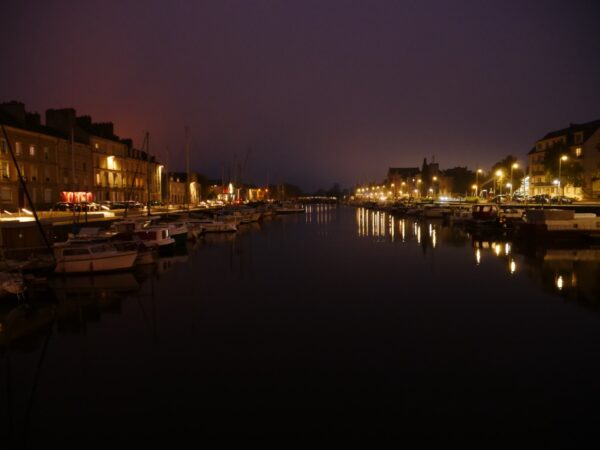 Le port de plaisance de Redon la nuit